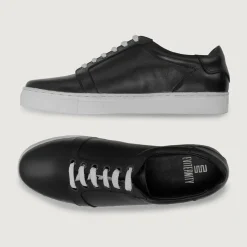 Carter Runn Black Leather Sneakers