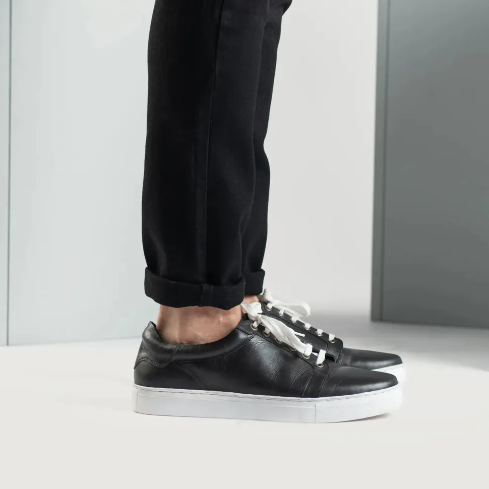 Carter Runn Black Leather Sneakers