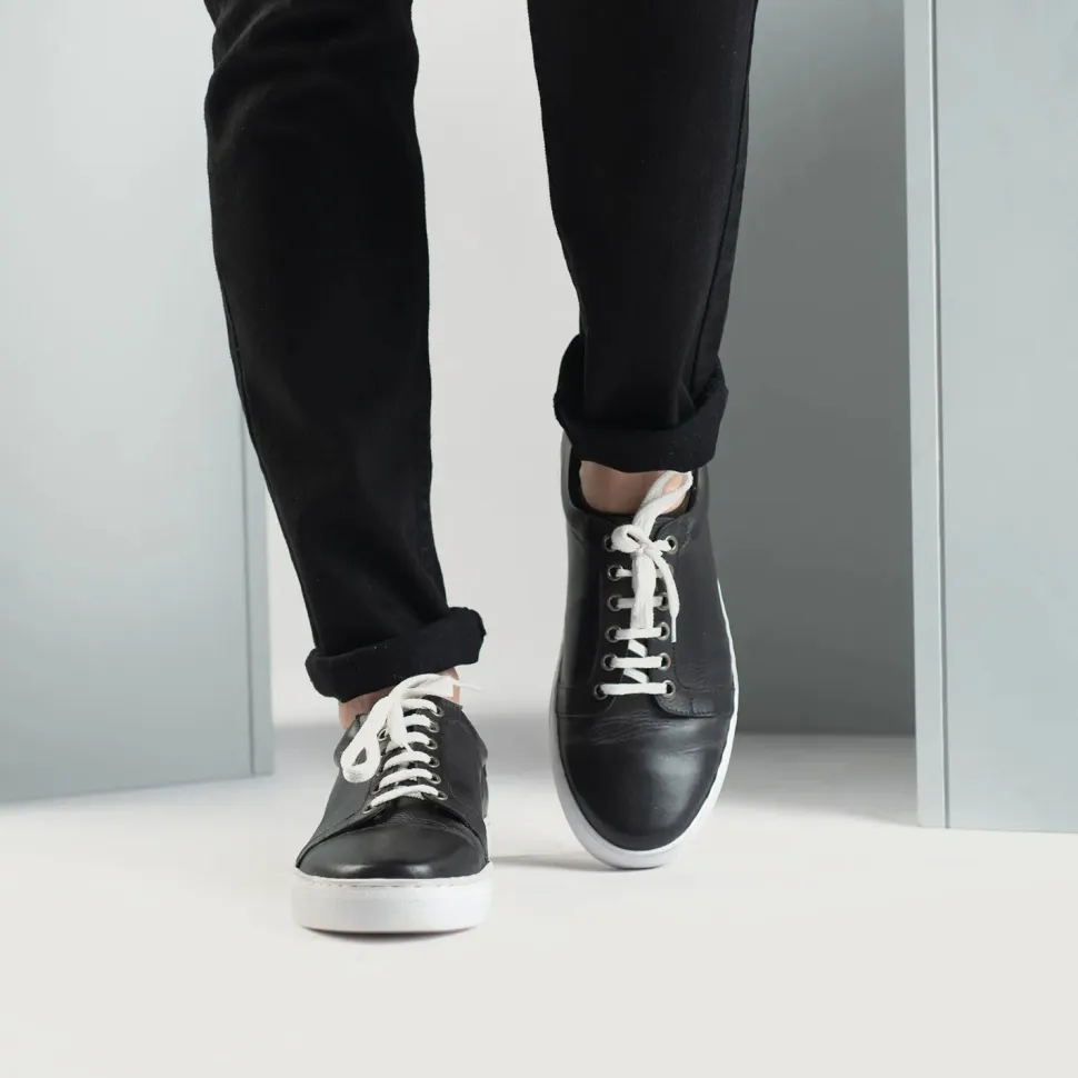 Carter Runn Black Leather Sneakers