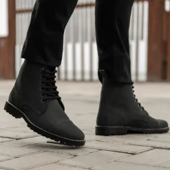 Knight Derby Matte Black Pullup Leather Boots - TerraGrip