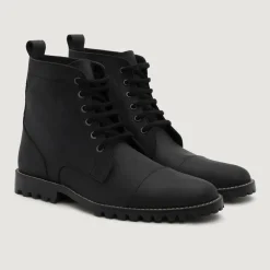 Knight Derby Matte Black Pullup Leather Boots - TerraGrip