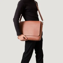 The Carismatico Brown Leather Messenger Bag