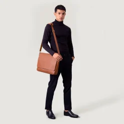 The Carismatico Brown Leather Messenger Bag