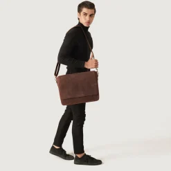 The Carismatico Vintage Distressed Brown Leather Messenger Bag