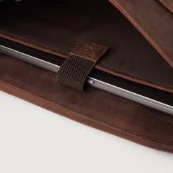 The Carismatico Vintage Distressed Brown Leather Messenger Bag