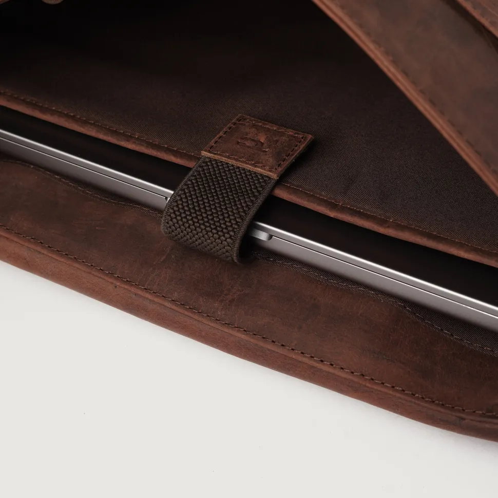The Carismatico Vintage Distressed Brown Leather Messenger Bag